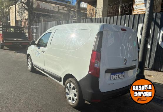 Utilitarios - Renault kangoo 2024 Nafta 30000Km - En Venta