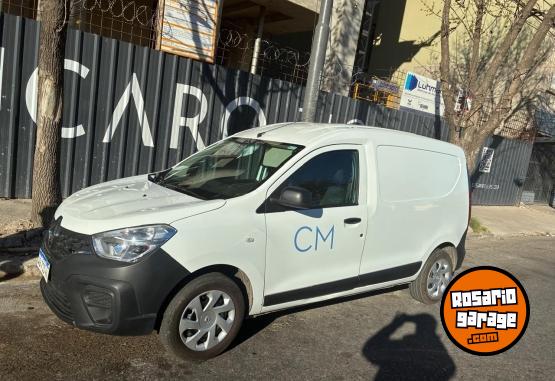 Utilitarios - Renault kangoo 2024 Nafta 30000Km - En Venta