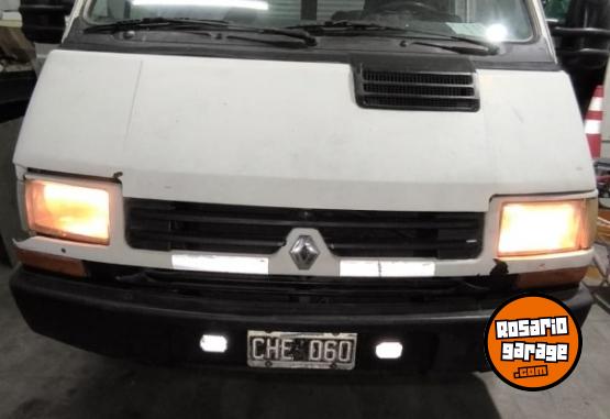 Utilitarios - Renault Trafic 1998 Nafta 111111Km - En Venta
