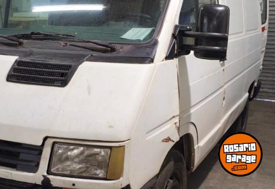Utilitarios - Renault Trafic 1998 Nafta 111111Km - En Venta