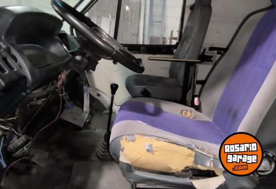 Utilitarios - Renault Trafic 1998 Nafta 111111Km - En Venta
