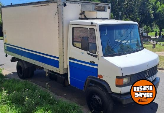 Camiones y Grúas - Mercedes 710 - En Venta