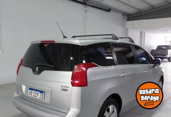 Autos - Peugeot 5008 2017 Nafta 154000Km - En Venta