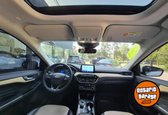 Camionetas - Ford KUGA TITANIUM 2022 Electrico / Hibrido 80000Km - En Venta