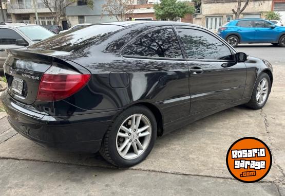 Autos - Mercedes Benz C200 compresor 2003 Nafta 111111Km - En Venta