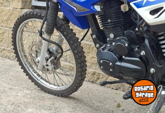 Motos - Motomel SKUA XTREME 125CC 2025 Nafta 4567Km - En Venta