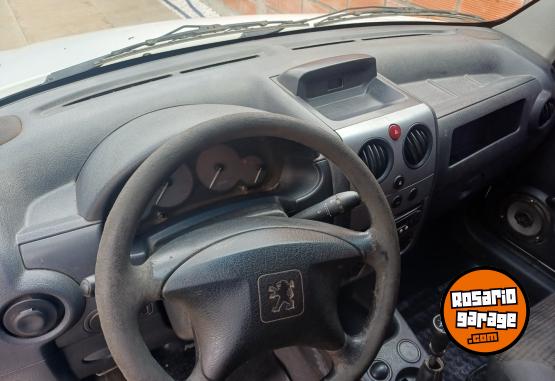 Utilitarios - Peugeot Parnet 2010 Diesel 220000Km - En Venta