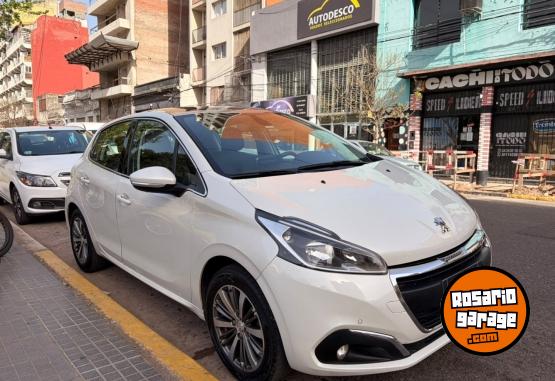 Autos - Peugeot 208 feline 2018 Nafta 120000Km - En Venta