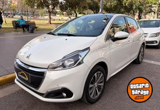 Autos - Peugeot 208 feline 2018 Nafta 120000Km - En Venta