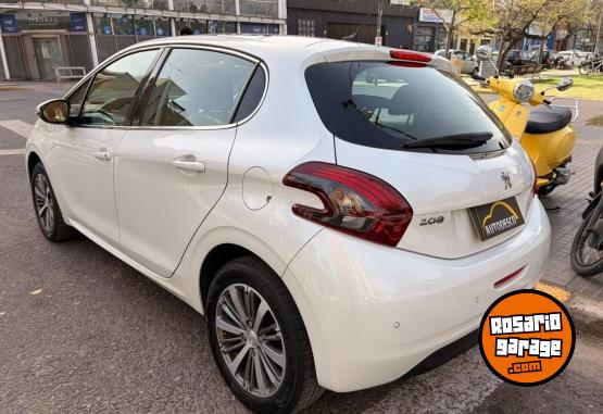 Autos - Peugeot 208 feline 2018 Nafta 120000Km - En Venta