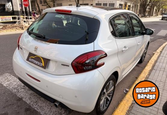 Autos - Peugeot 208 feline 2018 Nafta 120000Km - En Venta