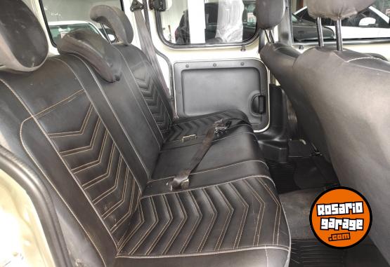 Utilitarios - Renault kangoo 2015 GNC 114400Km - En Venta
