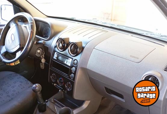 Autos - Ford Ecosport xls 2005 Nafta 270000Km - En Venta