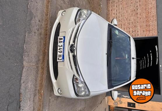 Autos - Toyota Etios yaris 2016 Nafta 111111Km - En Venta