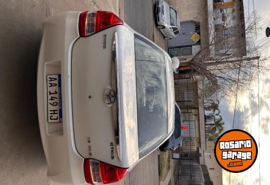 Autos - Toyota Etios yaris 2016 Nafta 111111Km - En Venta