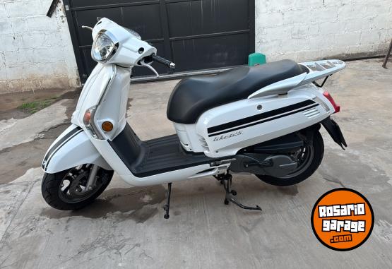 Motos - Kymco Like 125 2025 Nafta 4000Km - En Venta