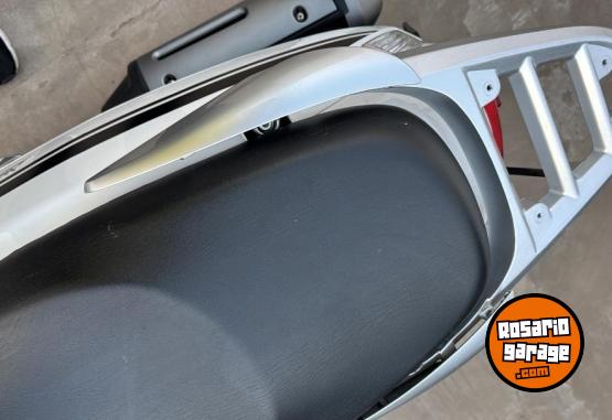 Motos - Kymco Like 125 2025 Nafta 4000Km - En Venta