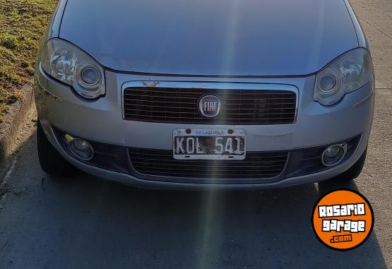 Autos - Fiat Siena 2011 GNC 220000Km - En Venta