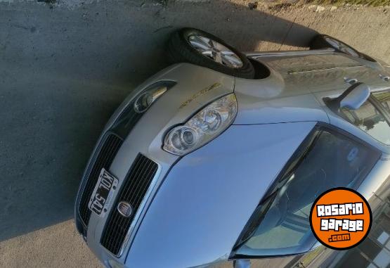 Autos - Fiat Siena 2011 GNC 220000Km - En Venta