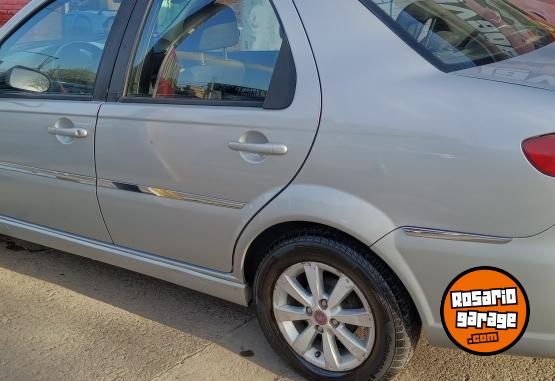 Autos - Fiat Siena 2011 GNC 220000Km - En Venta