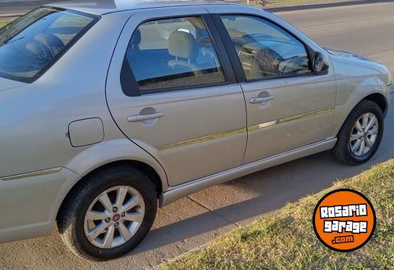 Autos - Fiat Siena 2011 GNC 220000Km - En Venta