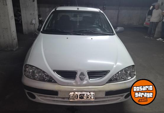 Autos - Renault Megane tricuerpo 2000 Nafta 138000Km - En Venta