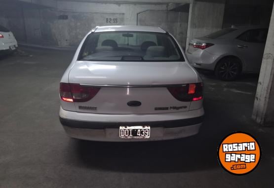 Autos - Renault Megane tricuerpo 2000 Nafta 138000Km - En Venta