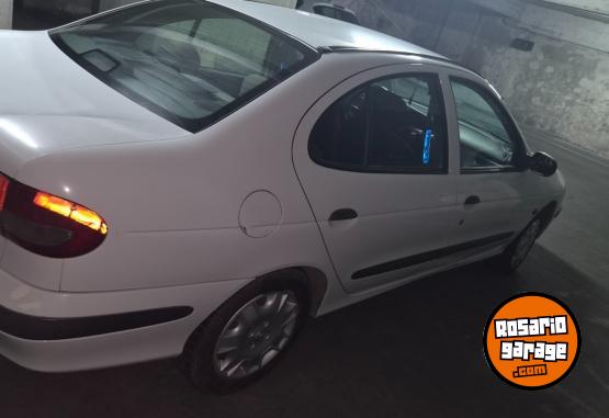Autos - Renault Megane tricuerpo 2000 Nafta 138000Km - En Venta