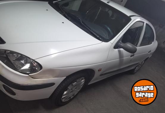 Autos - Renault Megane tricuerpo 2000 Nafta 138000Km - En Venta