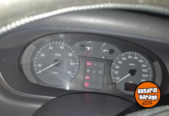 Autos - Renault Megane tricuerpo 2000 Nafta 138000Km - En Venta