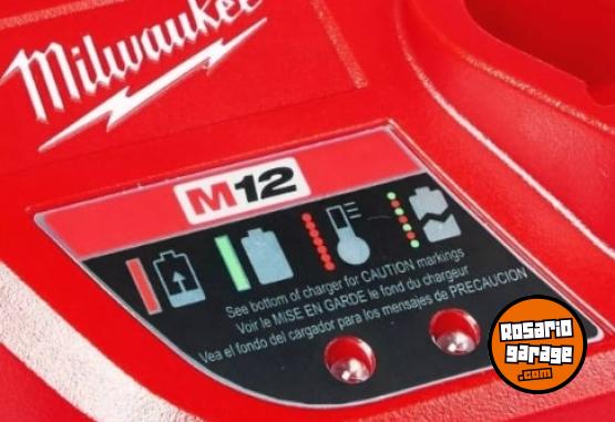 Herramientas - Cargador de bateria para atornillador milwankee - En Venta