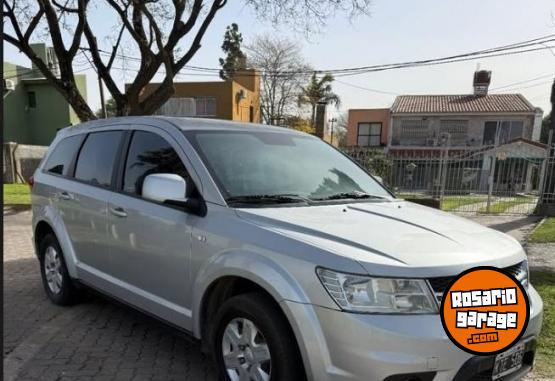 Camionetas - Dodge journey 2011 Nafta 135000Km - En Venta