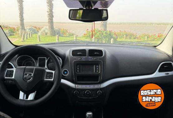 Camionetas - Dodge journey 2011 Nafta 135000Km - En Venta