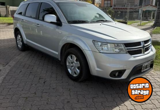 Camionetas - Dodge journey 2011 Nafta 135000Km - En Venta