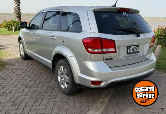 Camionetas - Dodge journey 2011 Nafta 135000Km - En Venta
