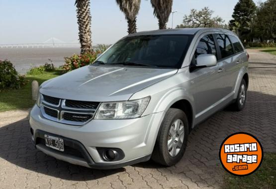 Camionetas - Dodge journey 2011 Nafta 135000Km - En Venta
