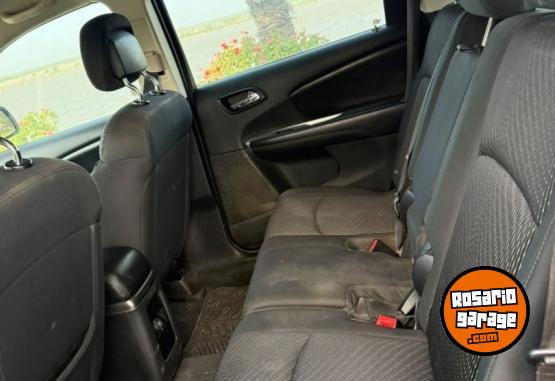 Camionetas - Dodge journey 2011 Nafta 135000Km - En Venta
