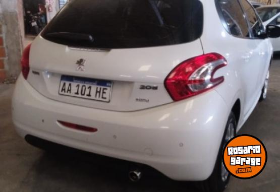 Autos - Peugeot Allure Touchscreen 2016 Nafta 88200Km - En Venta