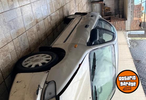 Autos - Mazda 323 1998 GNC 340000Km - En Venta