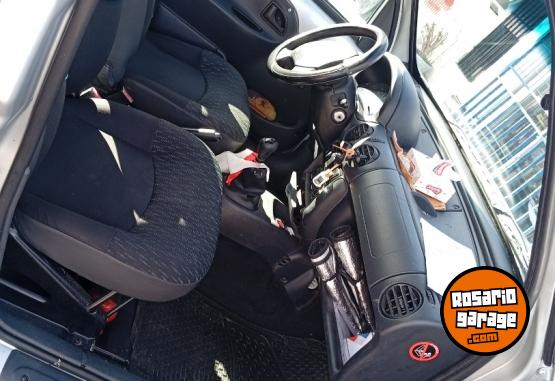 Utilitarios - Renault Kangoo 2016 GNC 257000Km - En Venta