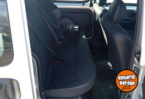 Utilitarios - Renault Kangoo 2016 GNC 257000Km - En Venta