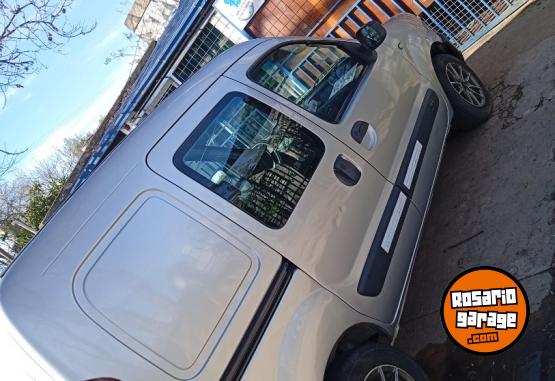 Utilitarios - Renault Kangoo 2016 GNC 257000Km - En Venta