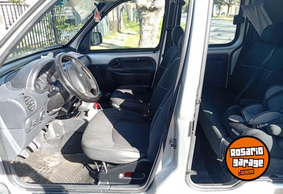Utilitarios - Renault Kangoo 2016 GNC 257000Km - En Venta
