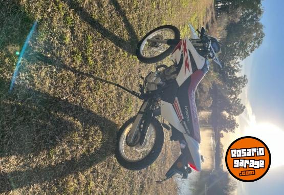 Motos - Honda Tornado 2024 Nafta 5500Km - En Venta