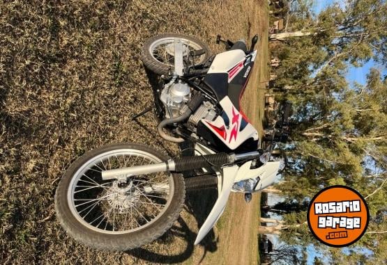 Motos - Honda Tornado 2024 Nafta 5500Km - En Venta