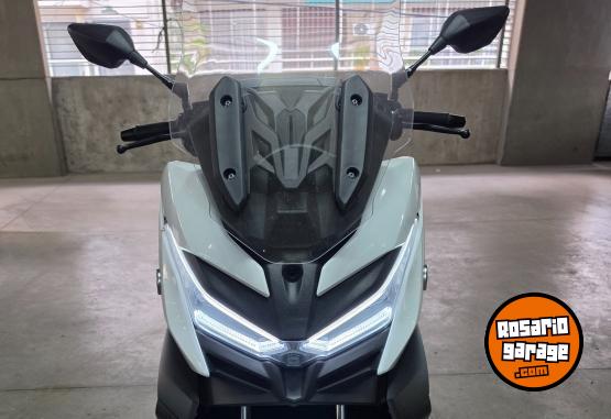 Motos - Voge SR4 Max 2025 Nafta 3500Km - En Venta