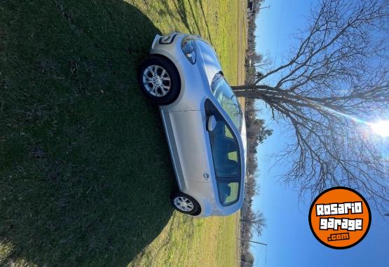 Autos - Volkswagen Up hig 2015 Nafta 93452Km - En Venta