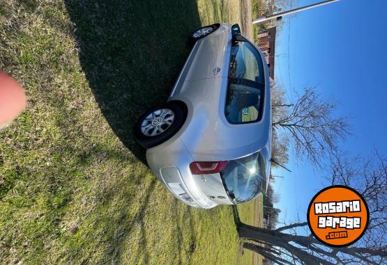 Autos - Volkswagen Up hig 2015 Nafta 93452Km - En Venta
