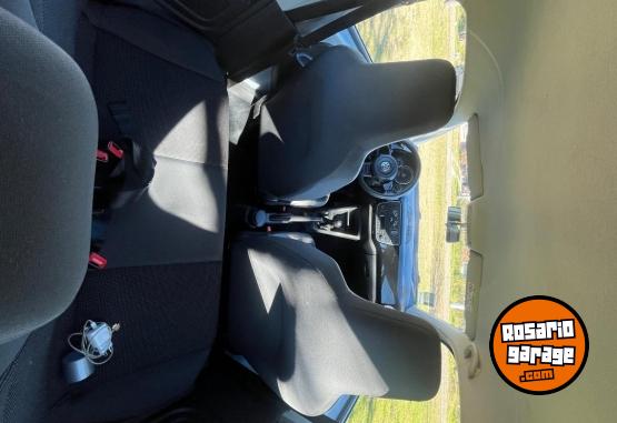 Autos - Volkswagen Up hig 2015 Nafta 93452Km - En Venta