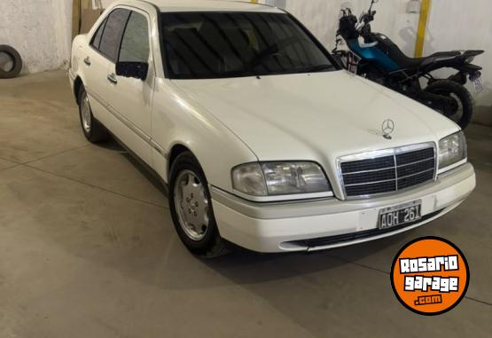 Autos - Mercedes Benz C220 elegance 1995 Nafta 280000Km - En Venta